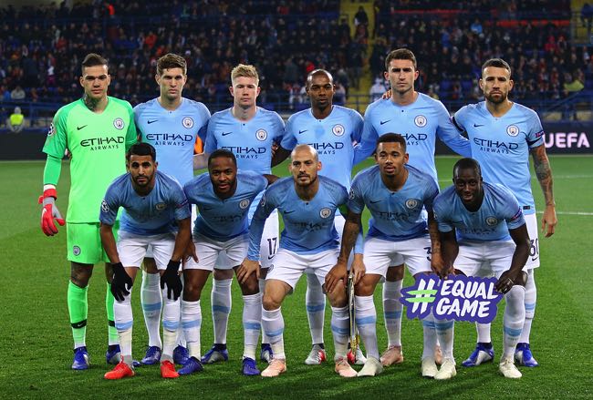 Man City team photo in 2018